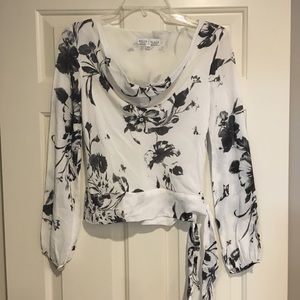 XS White House Black Market scoop neck